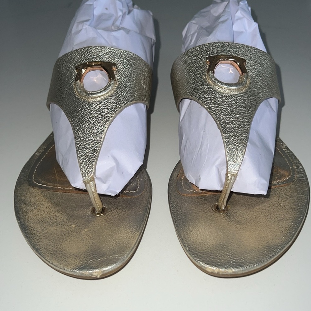 Salvatore Ferragamo GOLD/METALLIC THONGS SANDAL - Picture 4 of 14
